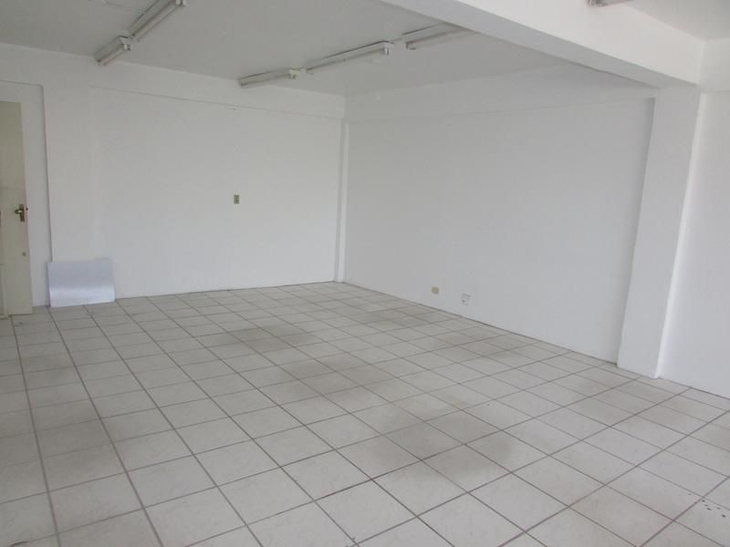 Sala com 1 banheiro para alugar no bairro Centro, Taquara