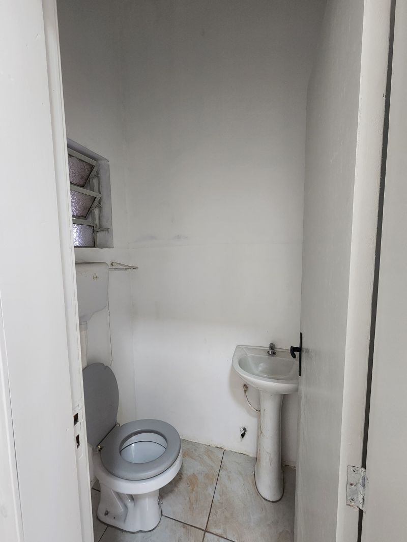Sala com 1 banheiro para alugar no bairro Centro, Taquara