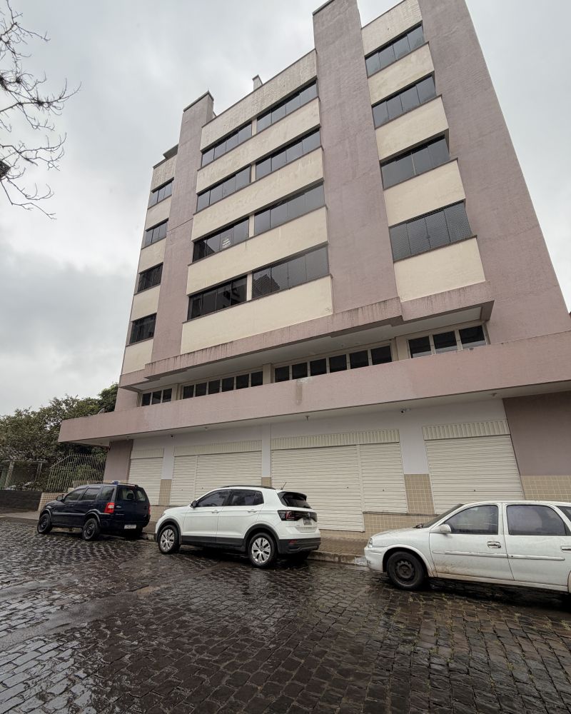 Sala com 1 banheiro para alugar no bairro Centro, Taquara