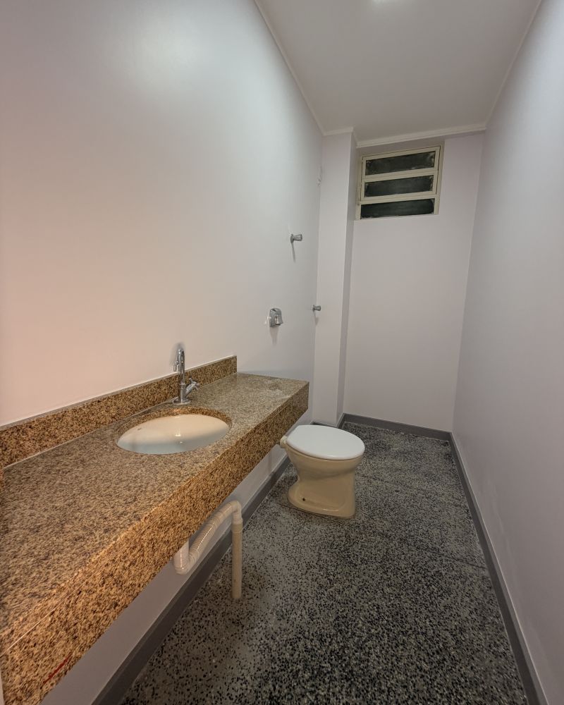 Sala com 1 banheiro para alugar no bairro Centro, Taquara