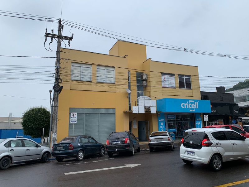 Sala Superior com 27m² para alugar no bairro Centro, Parobe