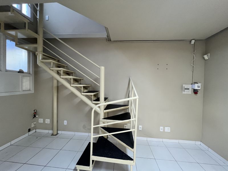 Sala com 1 banheiro para alugar no bairro Centro, Taquara