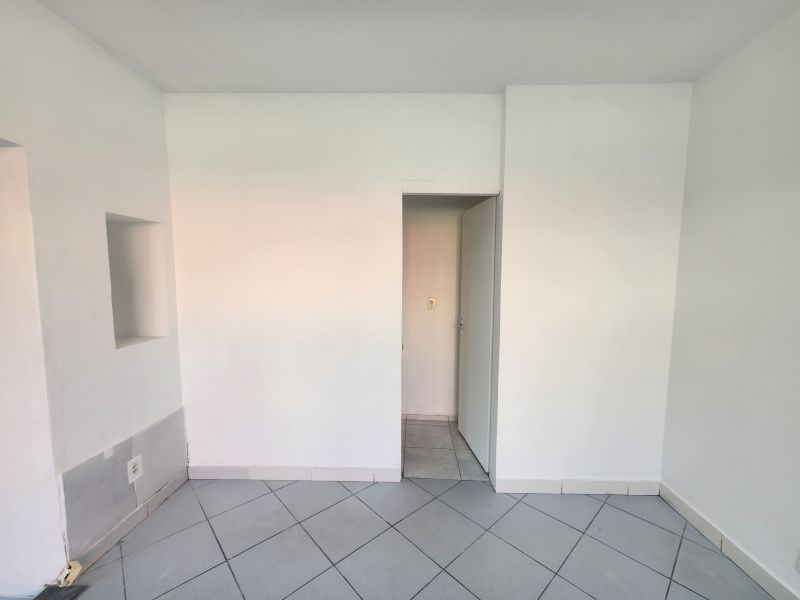 Sala com 1 banheiro para alugar no bairro Centro, Taquara