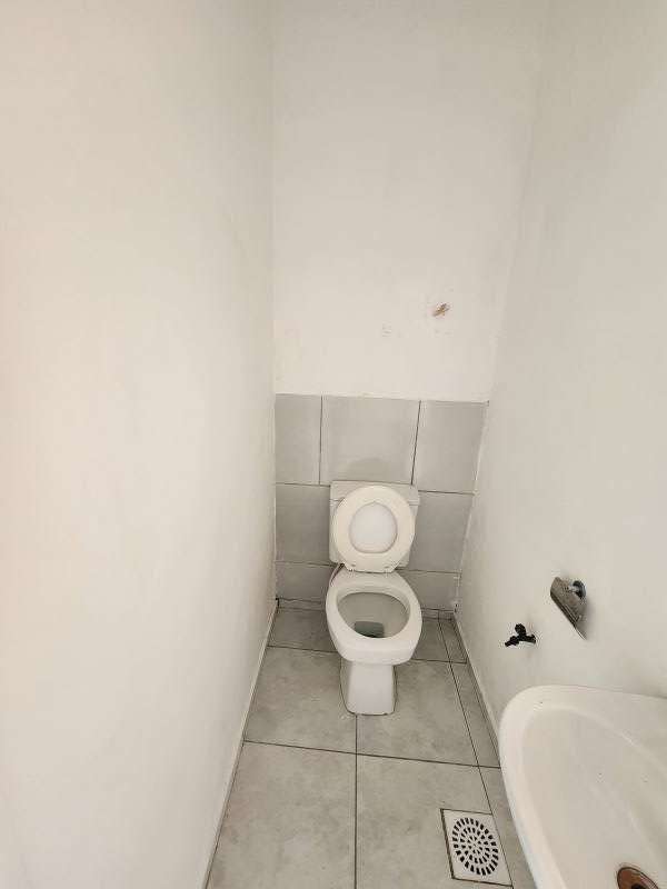 Sala com 1 banheiro para alugar no bairro Centro, Taquara