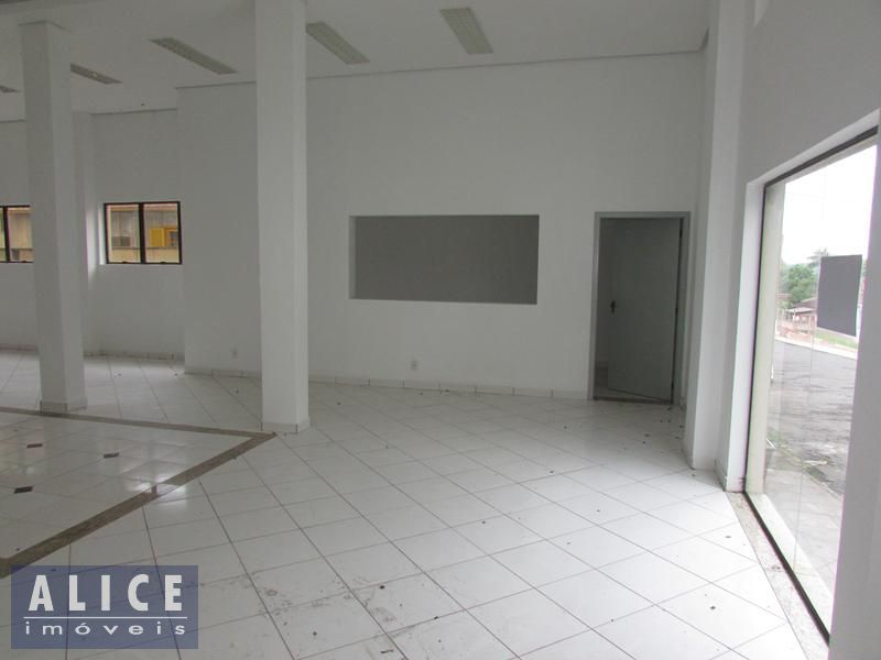 Sala com 175m² para alugar no bairro Centro, Parobe