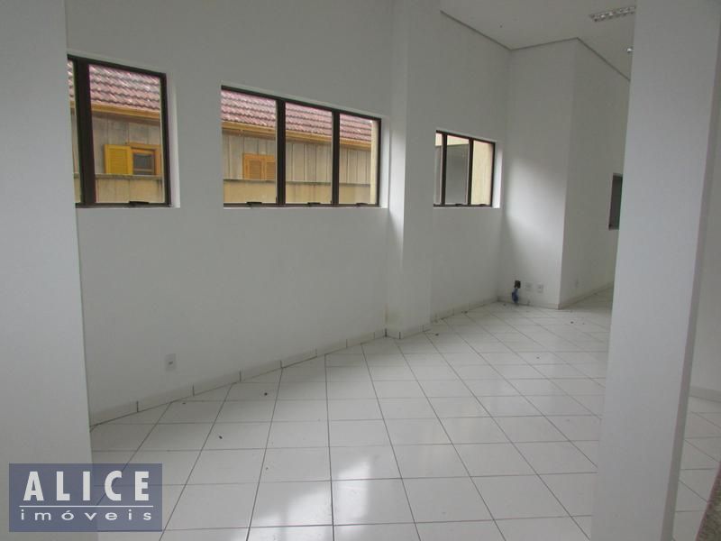 Sala com 175m² para alugar no bairro Centro, Parobe