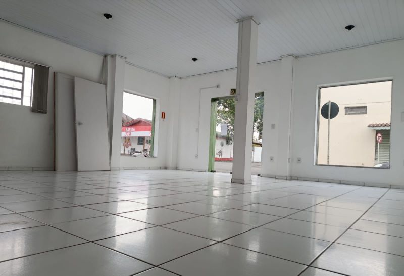 Sala com 1 banheiro e 50m² para alugar no bairro Centro, Taquara