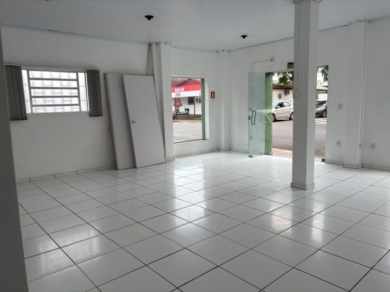 Sala com 1 banheiro e 50m² para alugar no bairro Centro, Taquara