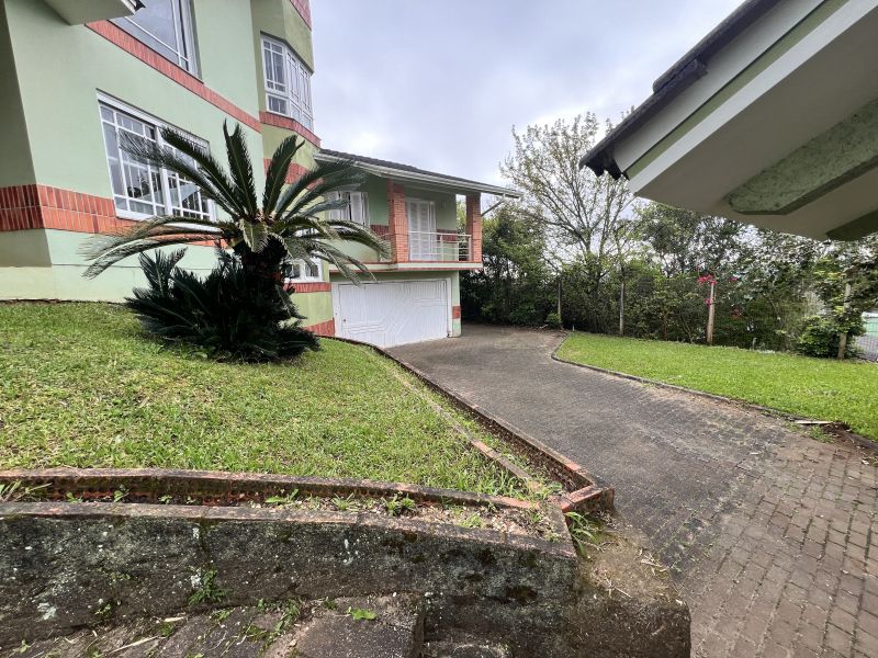 Casa com 4 quartos para alugar no bairro Petropolis, Taquara
