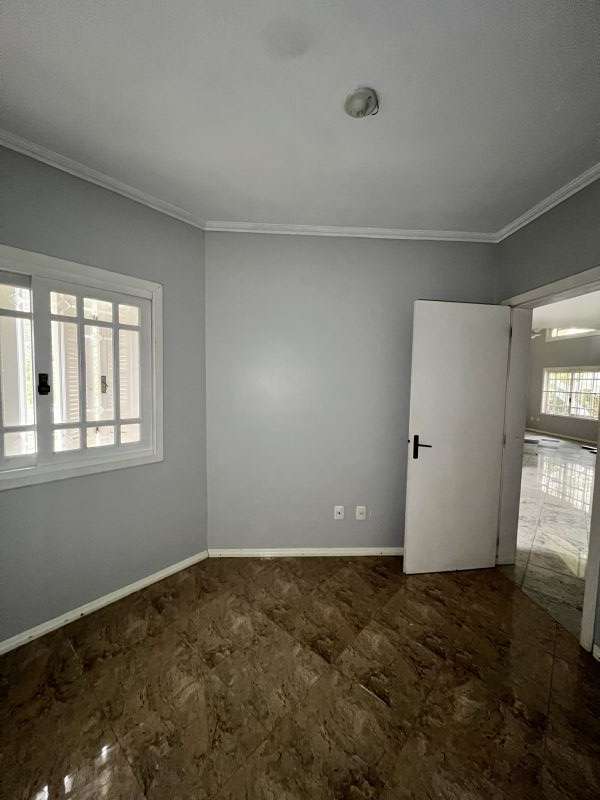 Casa com 4 quartos para alugar no bairro Petropolis, Taquara