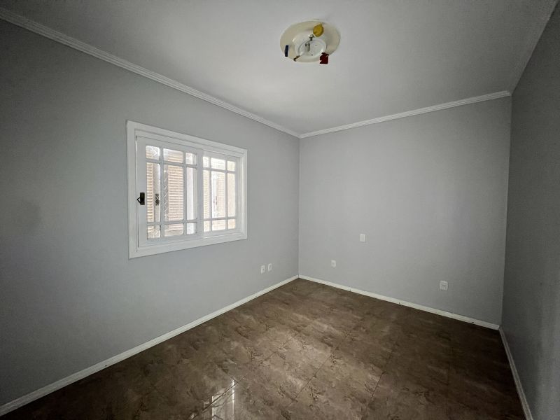 Casa com 4 quartos para alugar no bairro Petropolis, Taquara