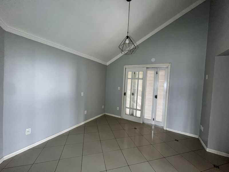 Casa com 4 quartos para alugar no bairro Petropolis, Taquara