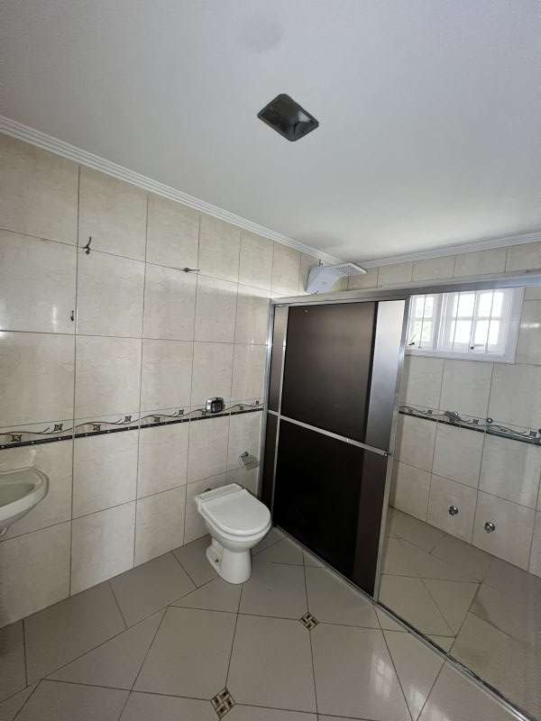 Casa com 4 quartos para alugar no bairro Petropolis, Taquara
