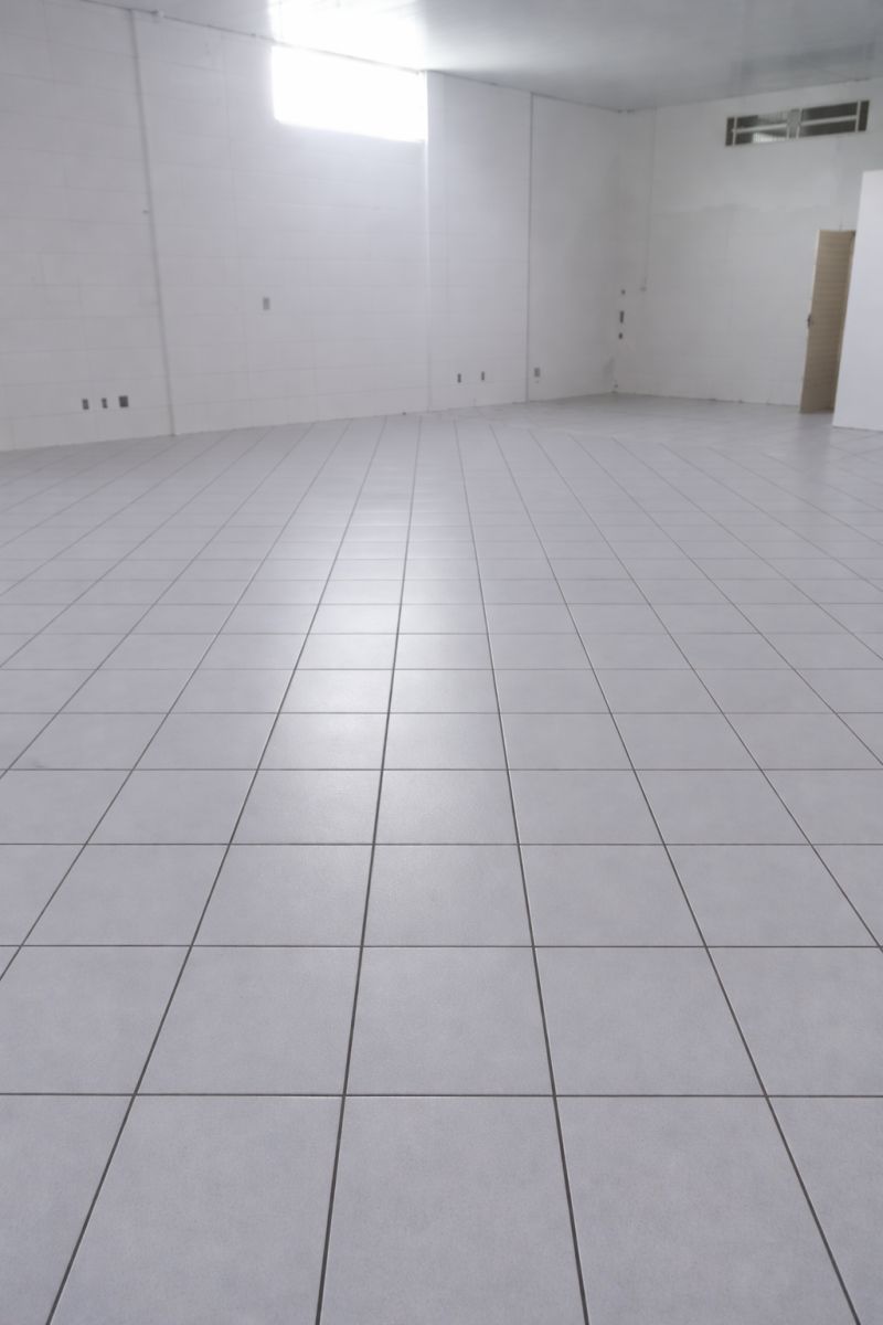 Sala com 5 banheiros e 363m² para alugar no bairro Centro, Parobe