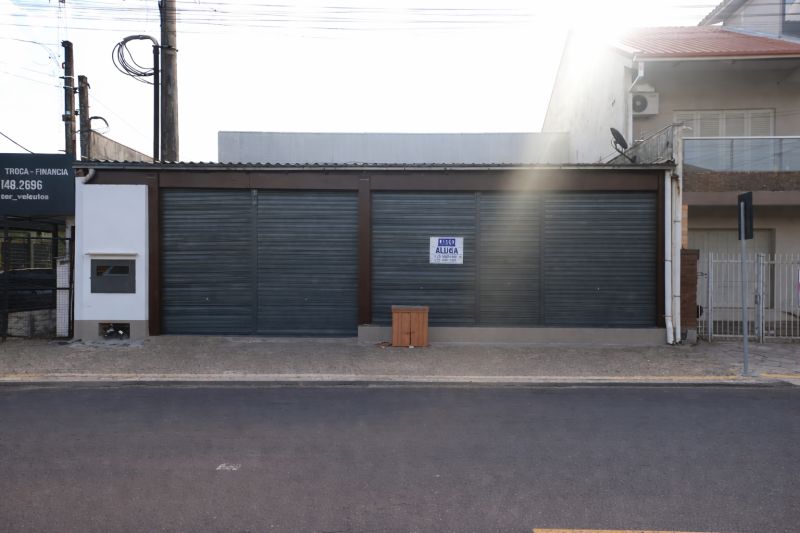 Sala com 5 banheiros e 363m² para alugar no bairro Centro, Parobe