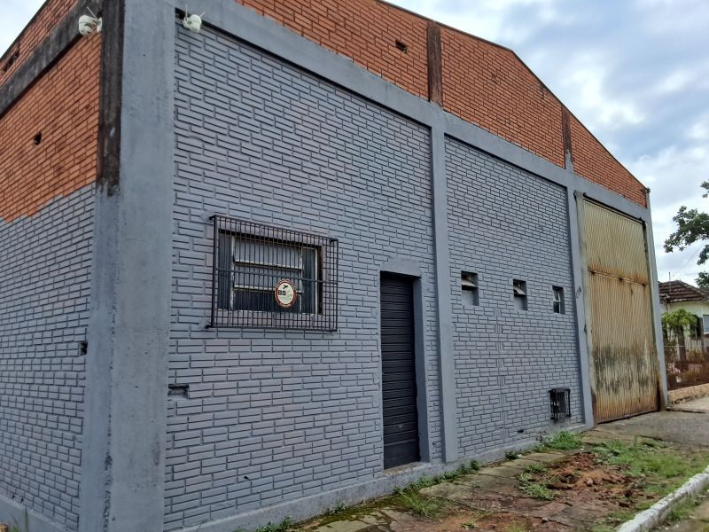 Prédio com 1 banheiro para alugar no bairro Santa Terezinha, Taquara