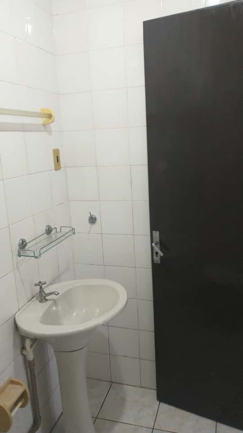 Kitnet para alugar no bairro Centro, Parobe