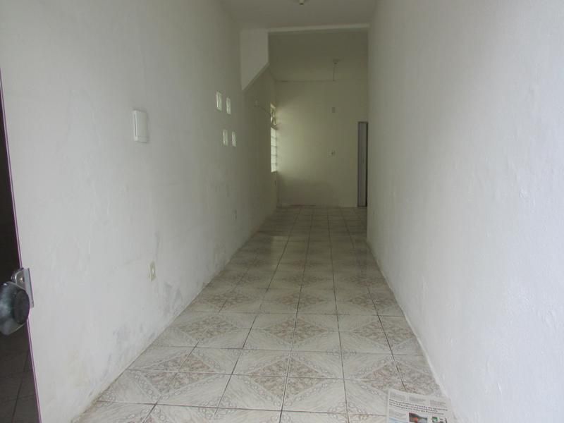 Sala com 1 banheiro para alugar no bairro Centro, Taquara