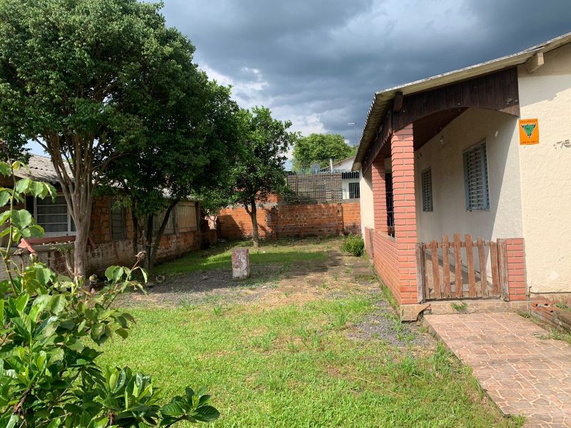 Casa com 2 quartos e 1 banheiro para alugar no bairro Cohab, Parobe