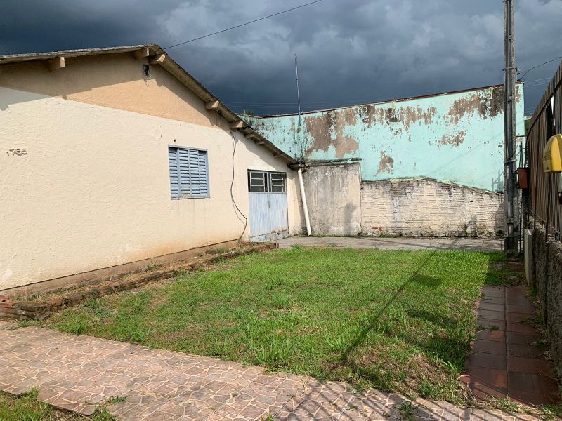 Casa com 2 quartos e 1 banheiro para alugar no bairro Cohab, Parobe