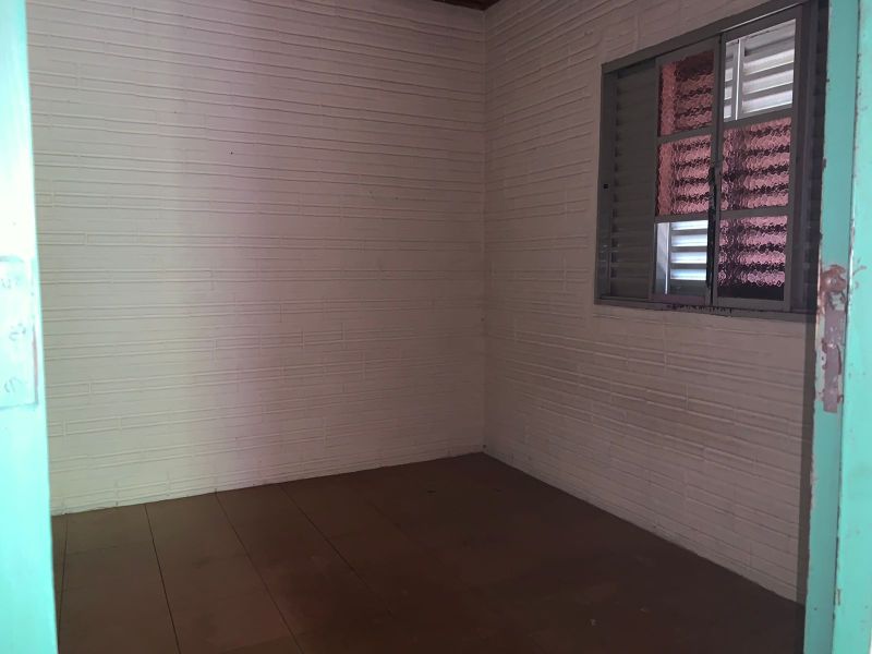 Casa com 2 quartos e 1 banheiro para alugar no bairro Cohab, Parobe