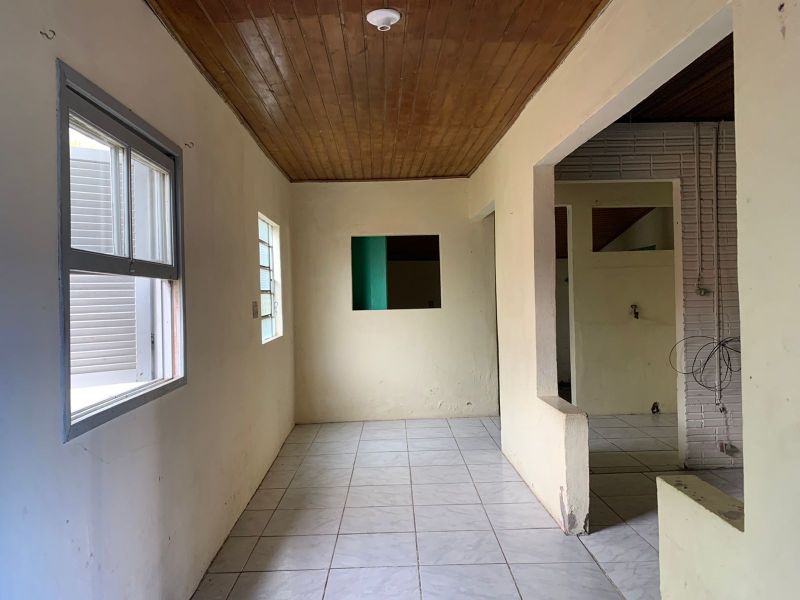 Casa com 2 quartos e 1 banheiro para alugar no bairro Cohab, Parobe