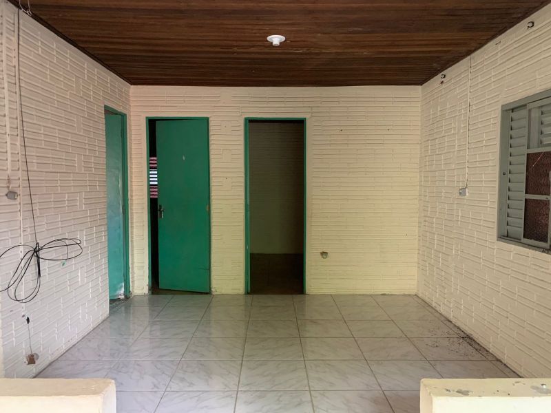 Casa com 2 quartos e 1 banheiro para alugar no bairro Cohab, Parobe