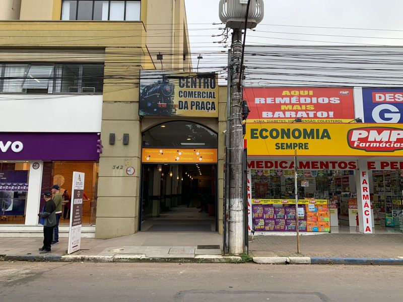 Sala para alugar no bairro Centro, Parobe