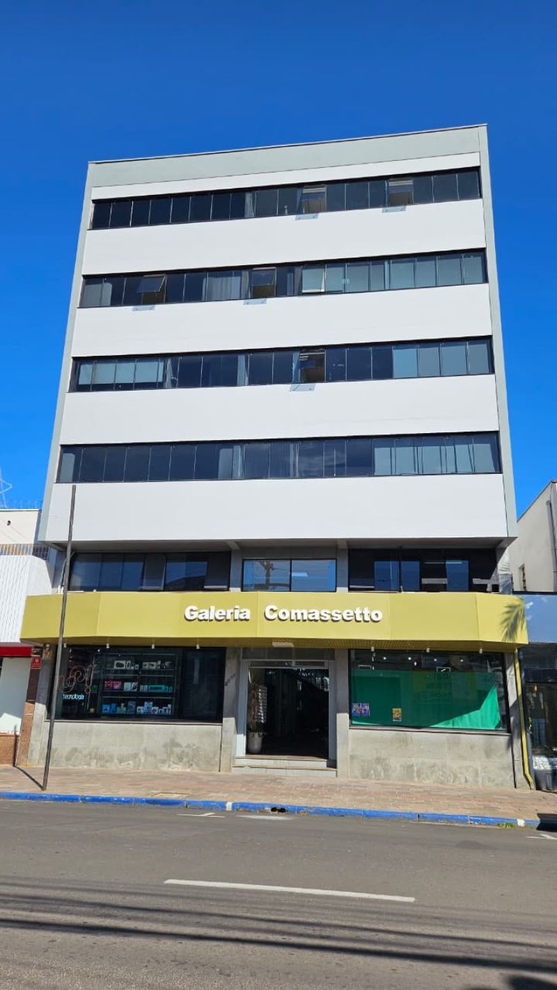Sala com 1 banheiro para alugar no bairro Centro, Taquara