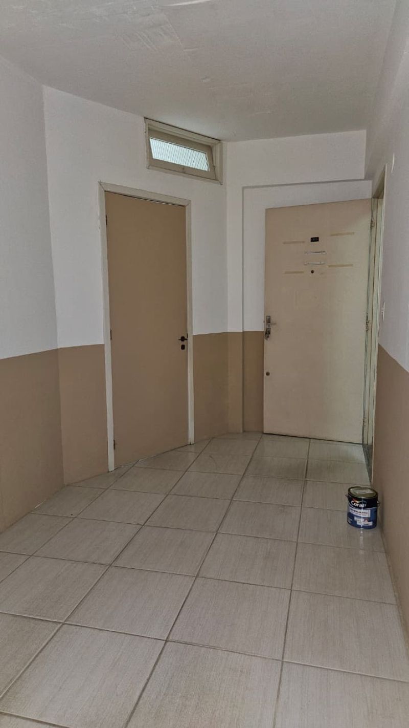Sala com 1 banheiro para alugar no bairro Centro, Taquara