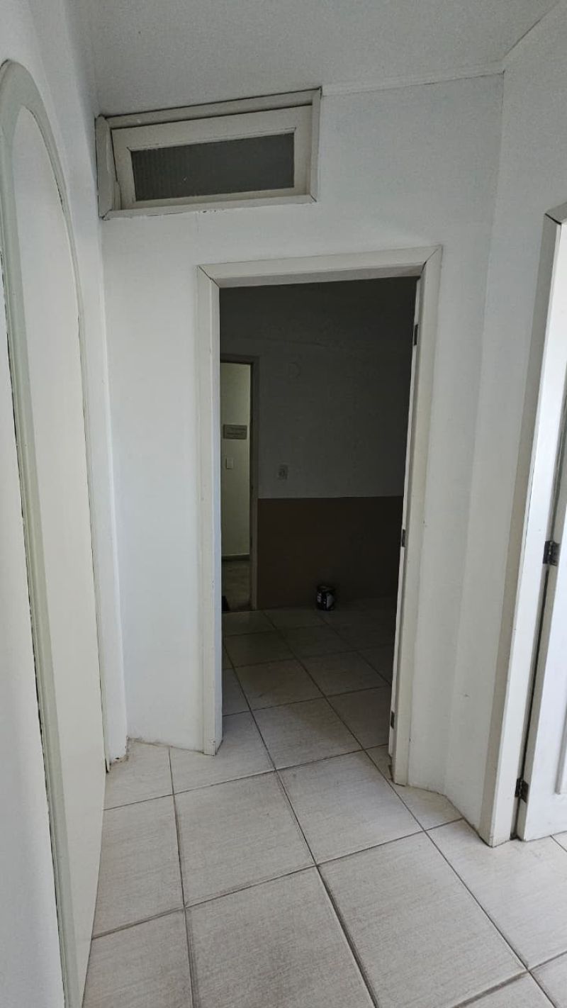 Sala com 1 banheiro para alugar no bairro Centro, Taquara