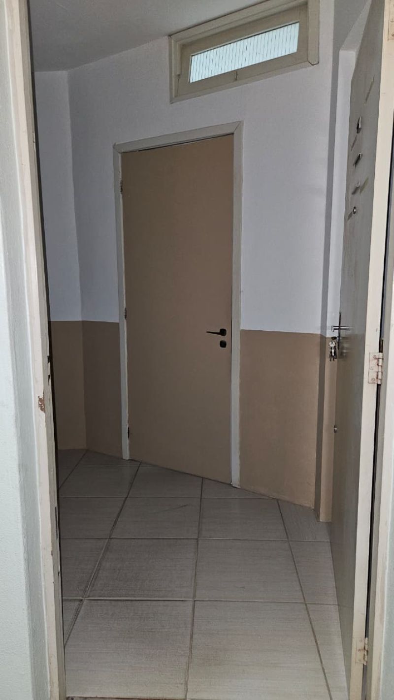 Sala com 1 banheiro para alugar no bairro Centro, Taquara