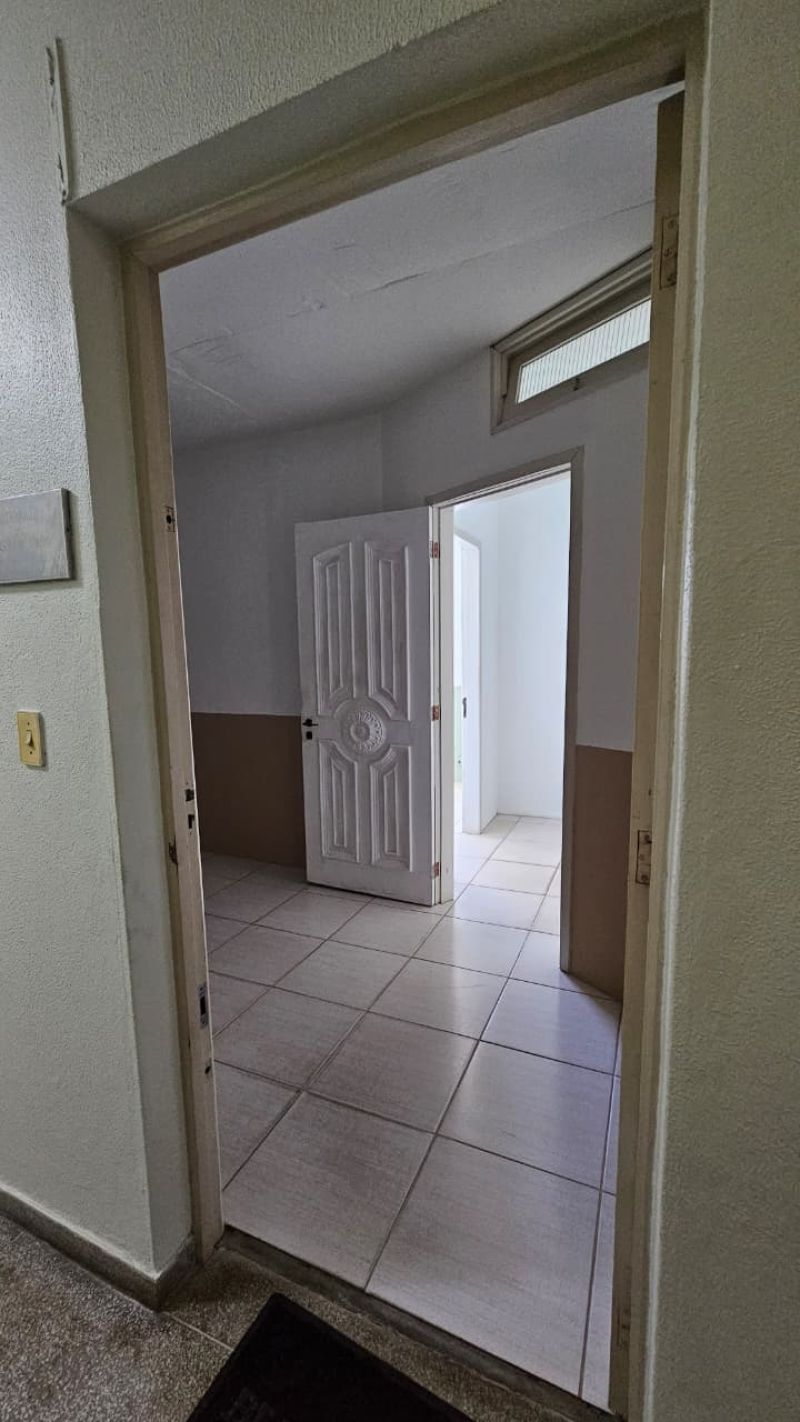 Sala com 1 banheiro para alugar no bairro Centro, Taquara