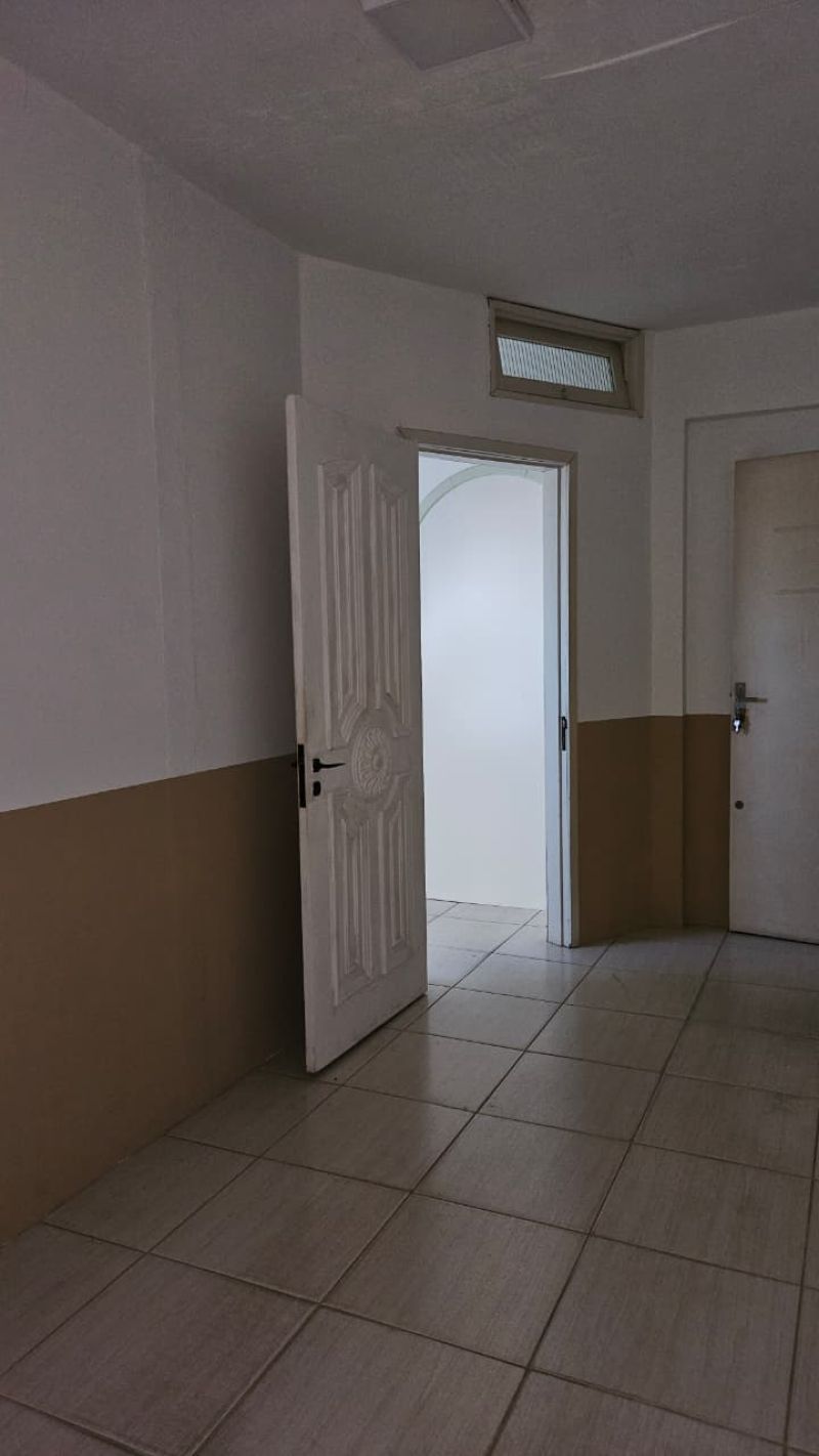 Sala com 1 banheiro para alugar no bairro Centro, Taquara