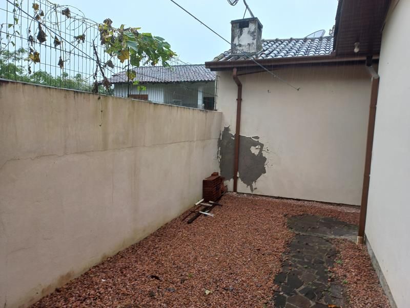 Casa com 2 quartos e 1 banheiro para alugar no bairro Jardim do Prado, Taquara