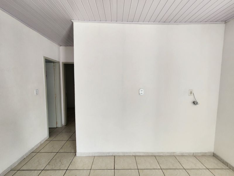 Apartamento com 2 quartos e 1 banheiro para alugar no bairro Centro, Parobe