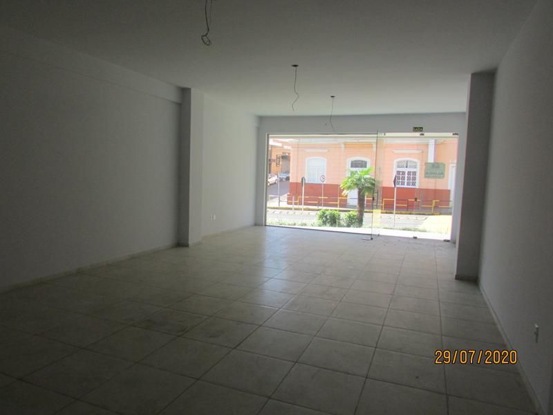 Sala com 1 banheiro para alugar no bairro Centro, Taquara