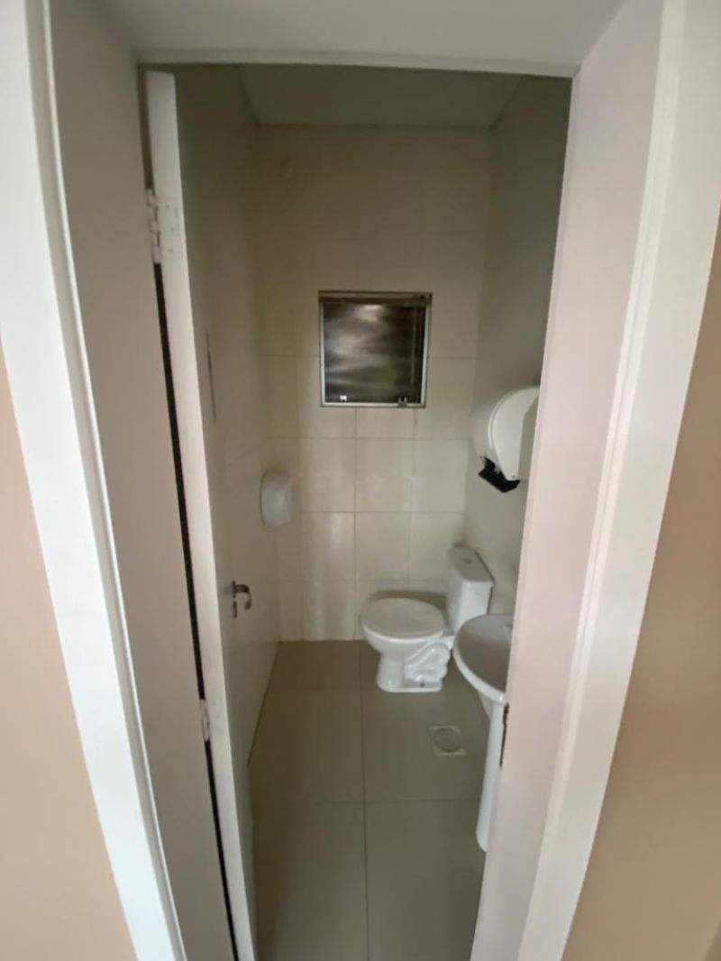Sala com 3 banheiros para alugar no bairro Morro do Leoncio, Taquara