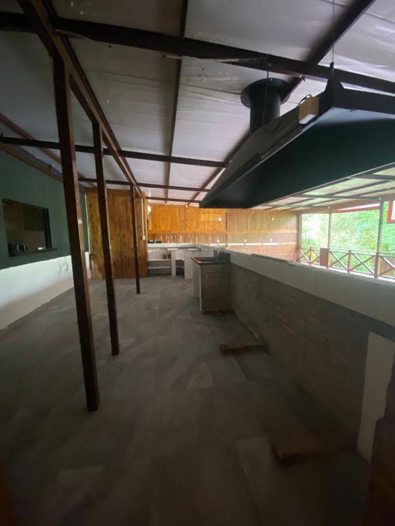 Sala com 3 banheiros para alugar no bairro Morro do Leoncio, Taquara