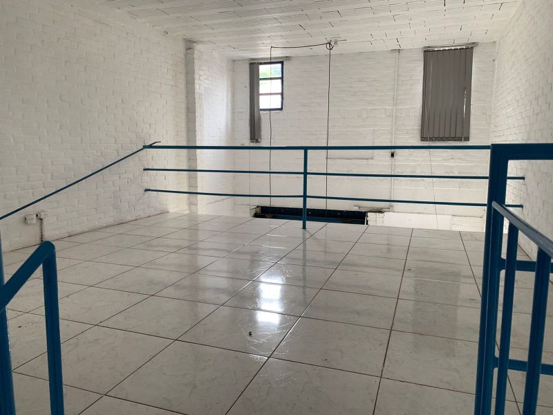 Sala para alugar no bairro Centro, Parobe