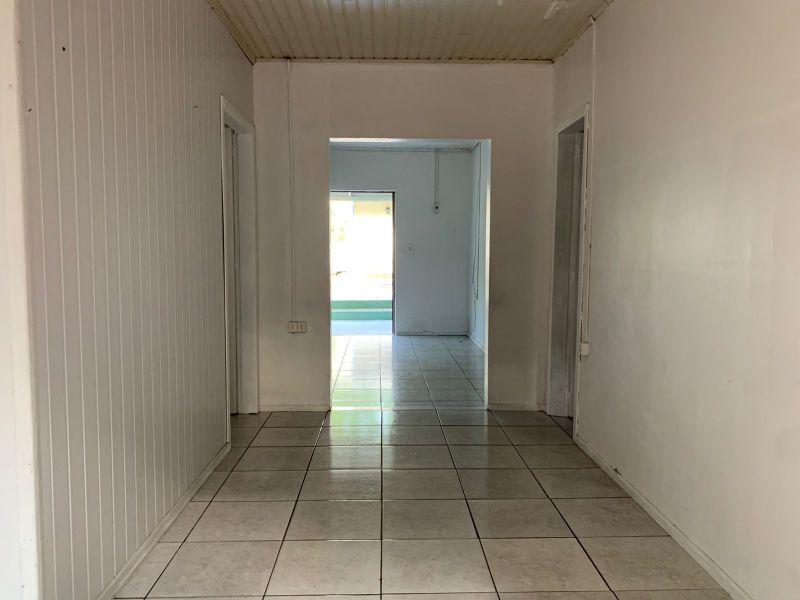 Casa com 2 quartos e 2 banheiros para alugar no bairro Centro, Parobe