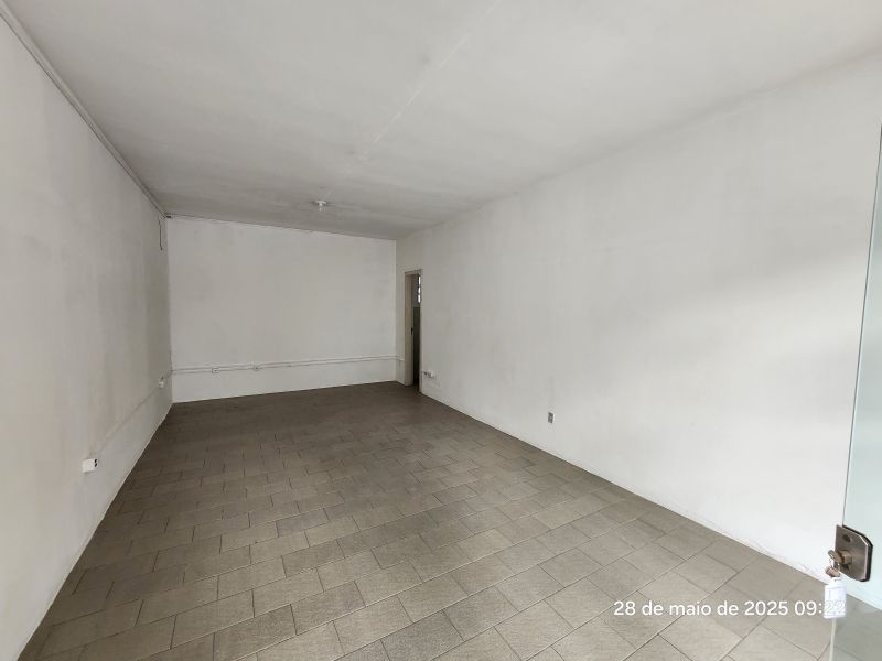Sala com 1 banheiro para alugar no bairro Centro, Taquara