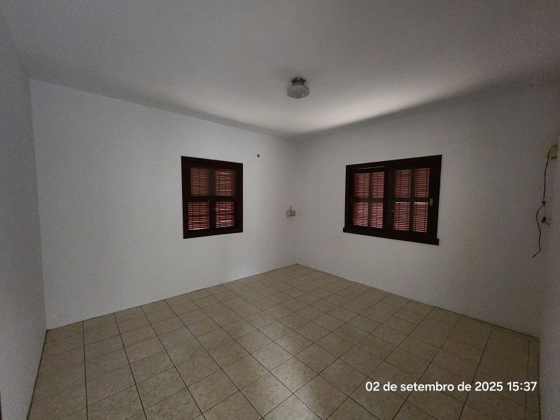 Casa com 2 quartos e 1 banheiro para alugar no bairro Santa Terezinha, Taquara