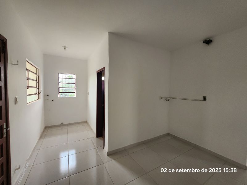 Casa com 2 quartos e 1 banheiro para alugar no bairro Santa Terezinha, Taquara