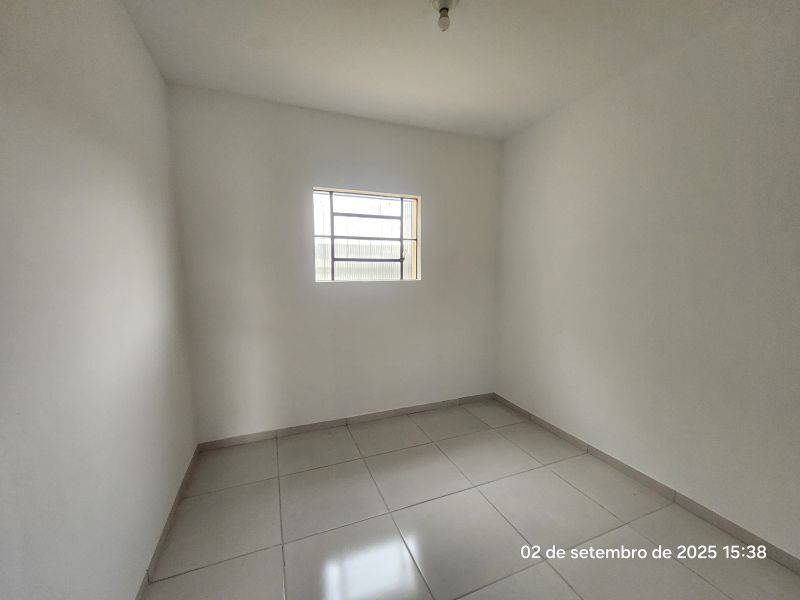 Casa com 2 quartos e 1 banheiro para alugar no bairro Santa Terezinha, Taquara