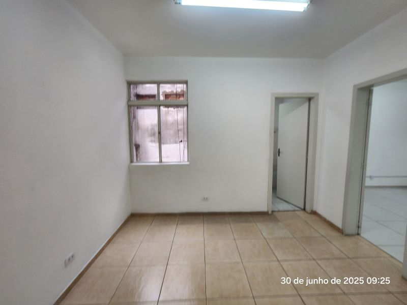 Sala com 1 banheiro para alugar no bairro Centro, Taquara