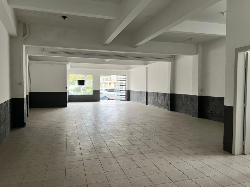 Sala com 137m² para alugar no bairro Centro, Taquara