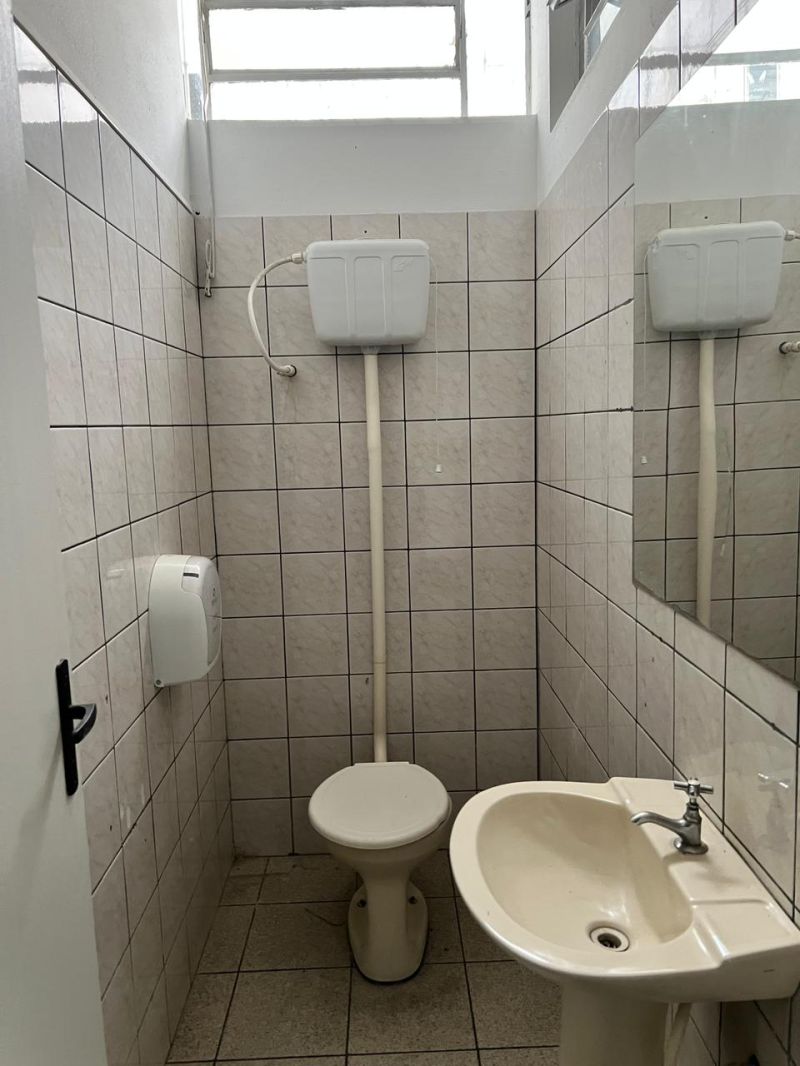 Sala com 137m² para alugar no bairro Centro, Taquara