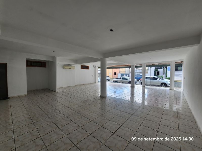 Sala com 1 banheiro para alugar no bairro Centro, Taquara