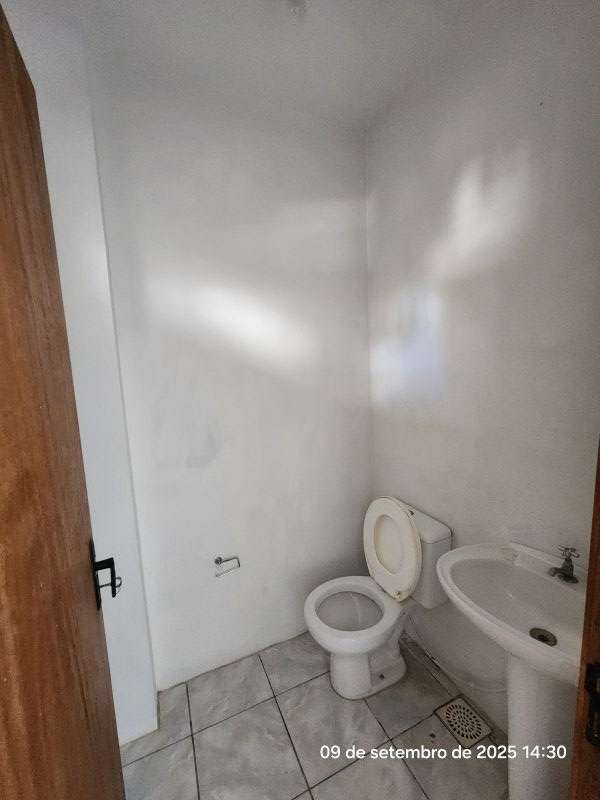Sala com 1 banheiro para alugar no bairro Centro, Taquara